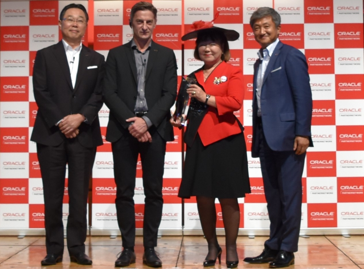 「Oracle Excellence Awards 2017」と「第3回POCOコンテスト」で受賞しました