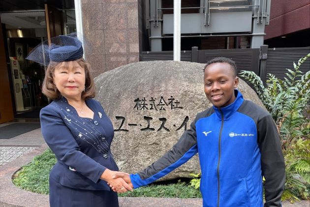 陸上選手オマレ・ドルフィン選手と雇用契約を締結し 陸上部を発足しました